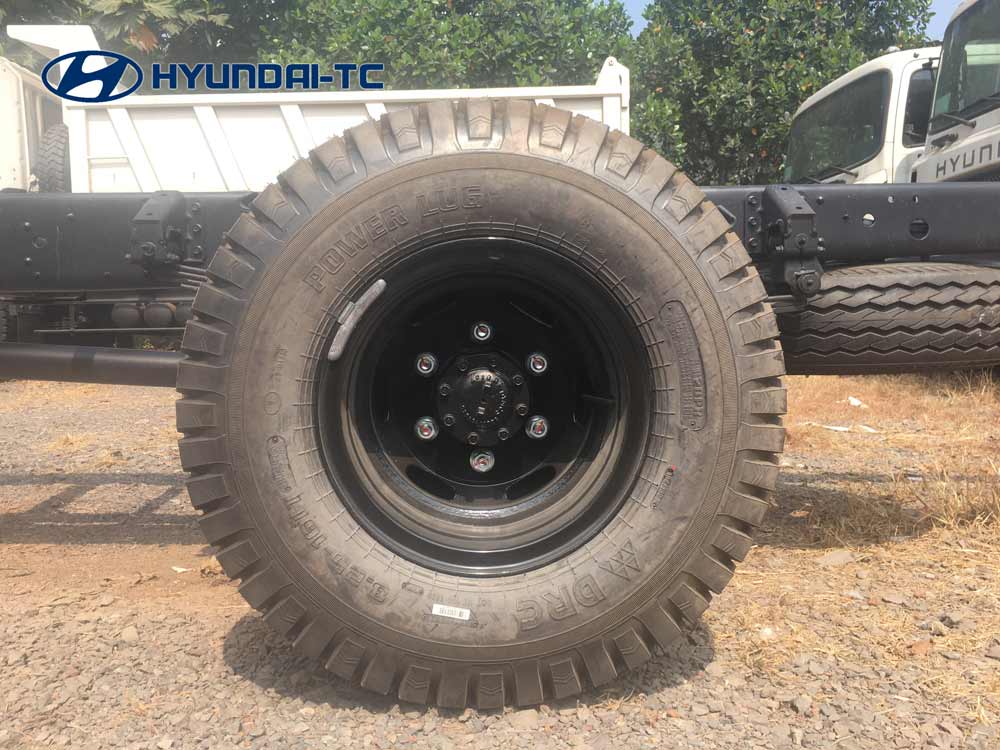 lop_xe_sau_cua_mighty_110xl_thung lung